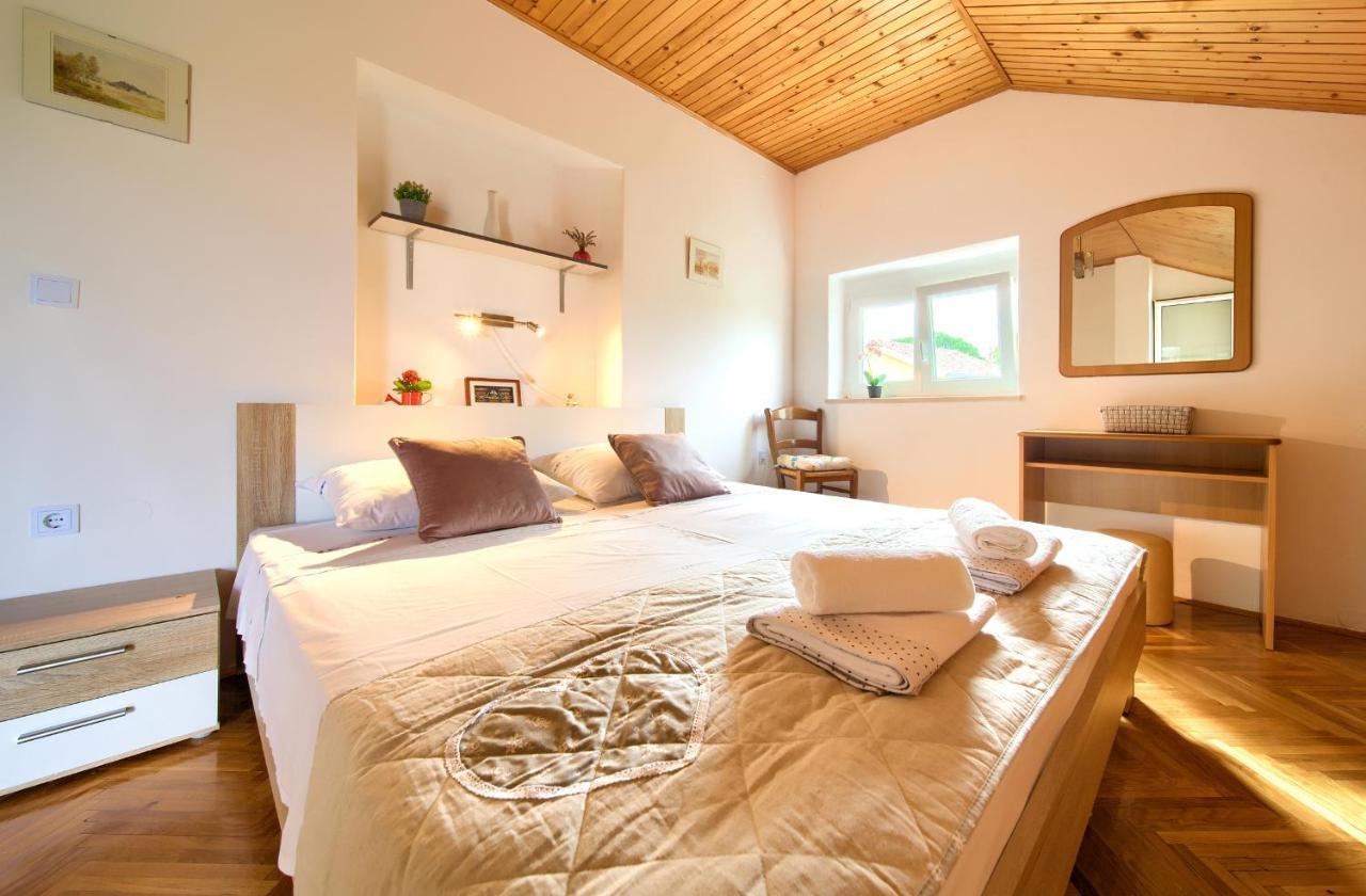 Apartment Lipovac Malinska Kültér fotó