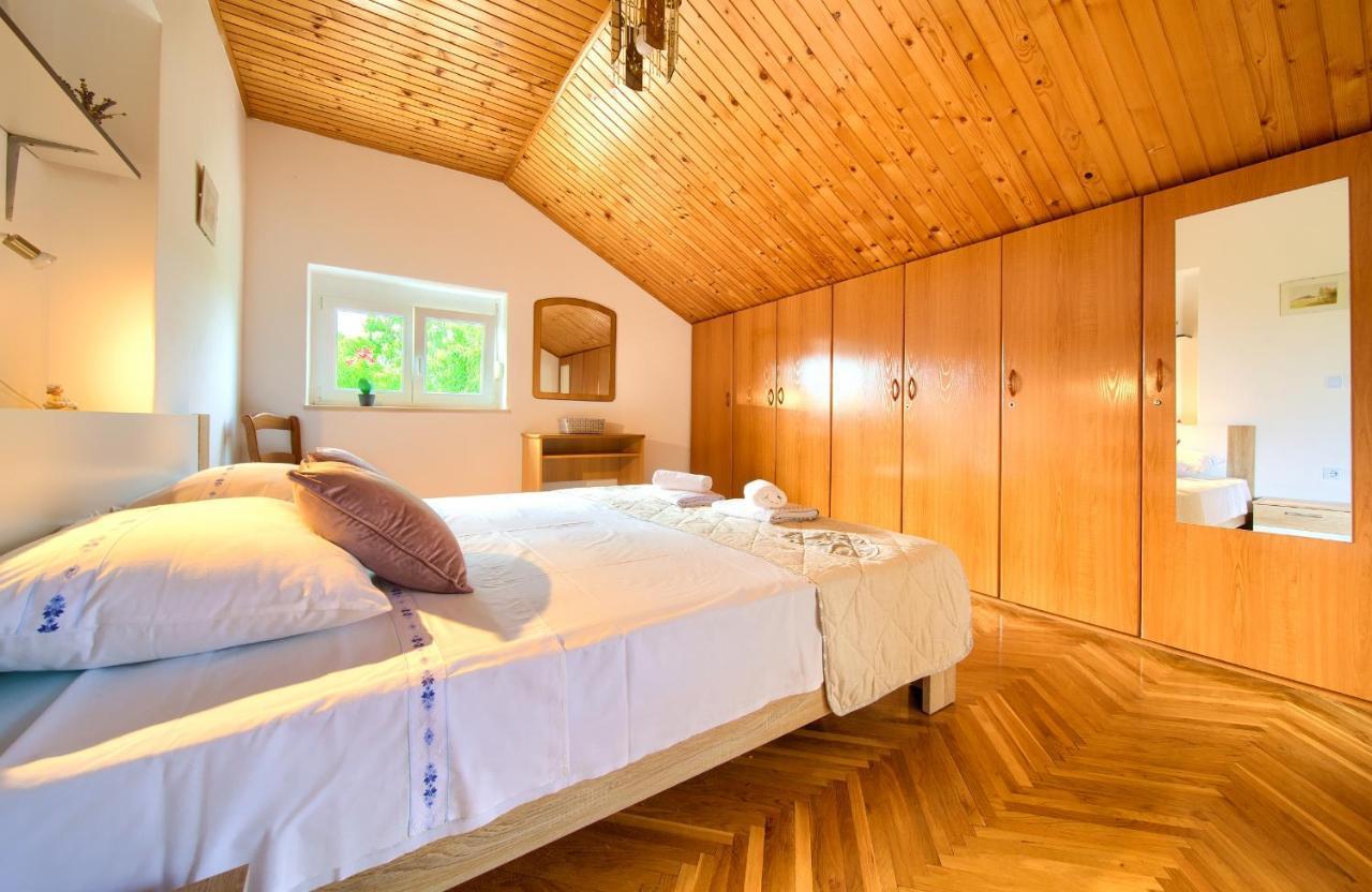 Apartment Lipovac Malinska Kültér fotó